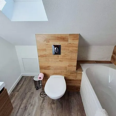 De La Vieille Tour 63790 *